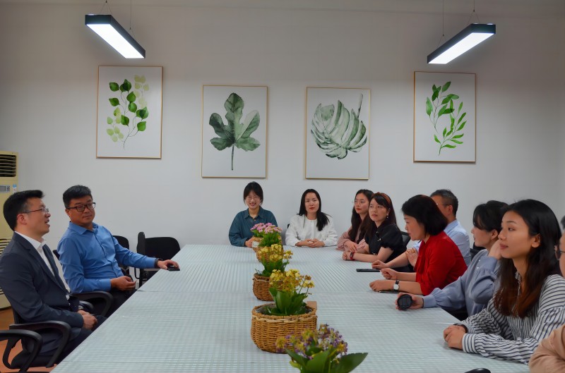 省委教育工委宣传部部长甘文波深入心理健康教育中心调研指导